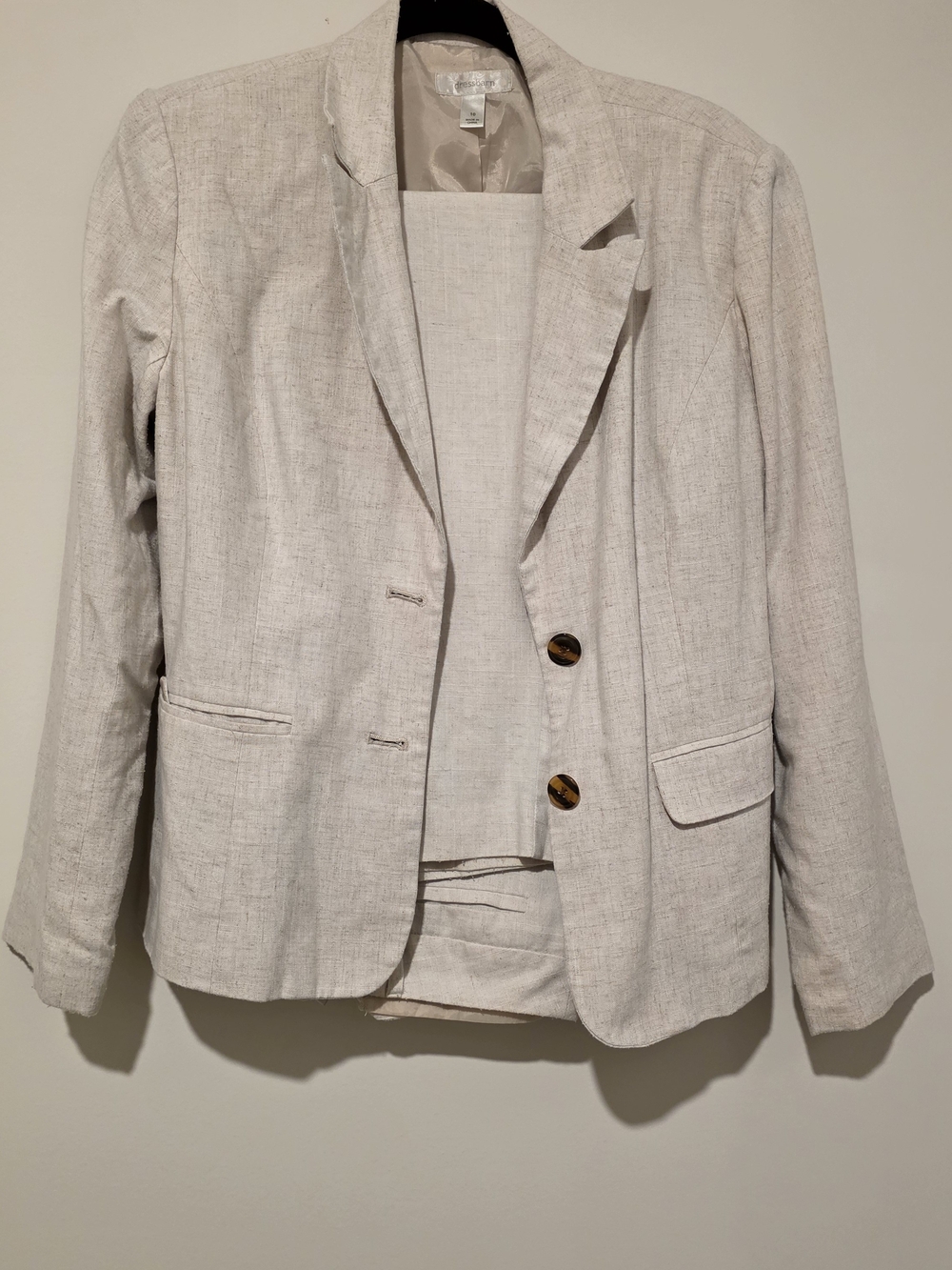 Dressbarn Beige Blazer & Pant Suit Set Size 10 Women’s